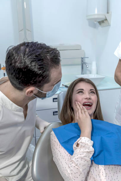 Best Emergency Dental Care for Broken or Chipped Teeth in El Paso, IL