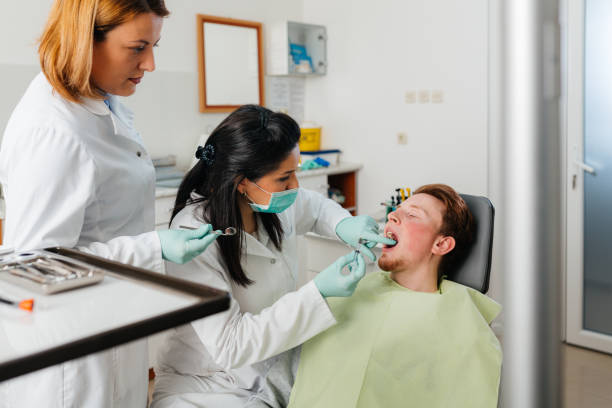 Best Emergency Dental Care for Broken or Chipped Teeth in El Paso, IL